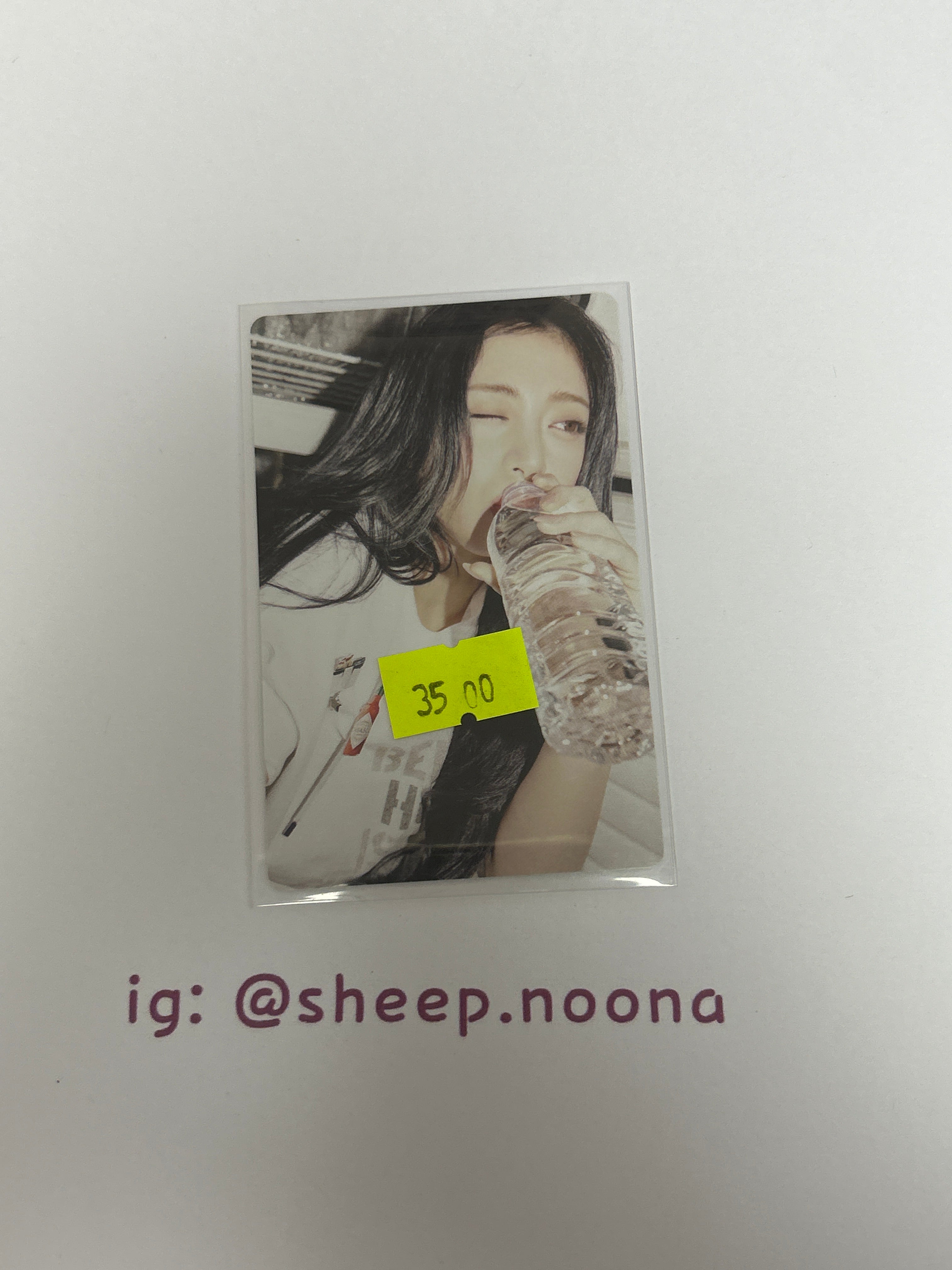 Photocards Yunjin Le Sserafim